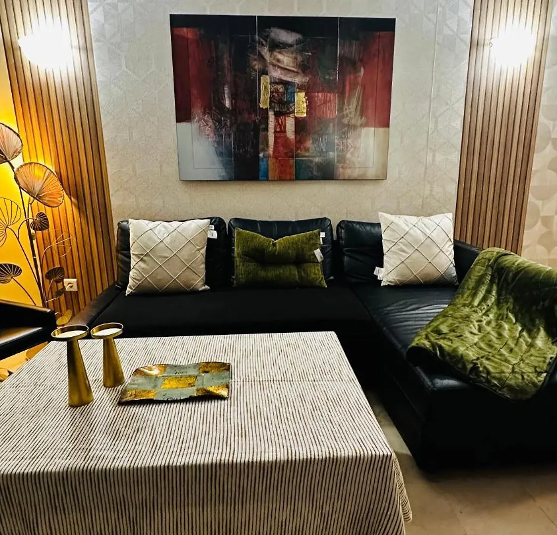 公寓 Luxurious Holiday Home In 贝纳阿维斯