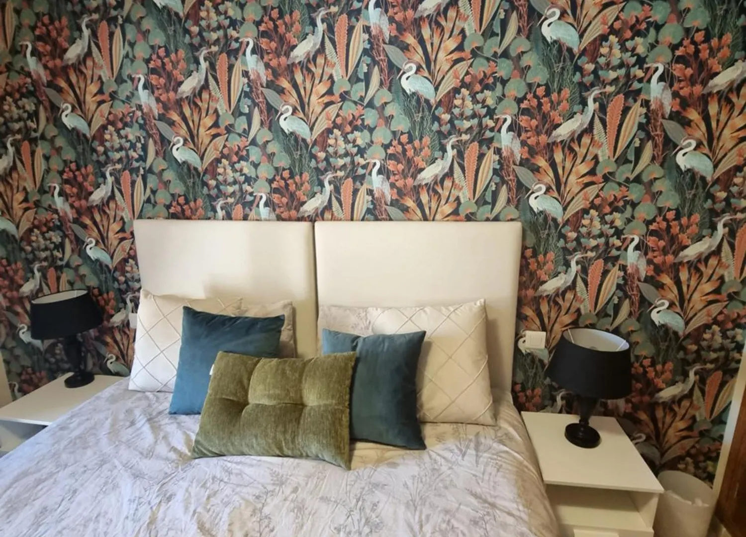 Luxurious Holiday Home In 贝纳阿维斯